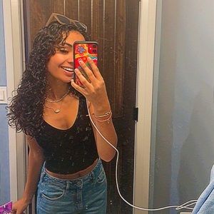 Meet your Posher, Felicita